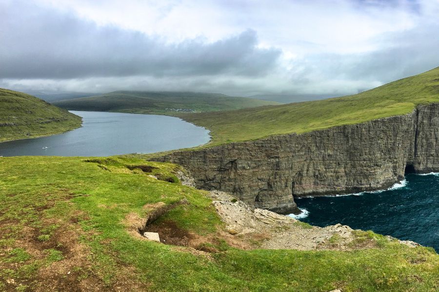 Woman at  Lake Sørvágsvatn